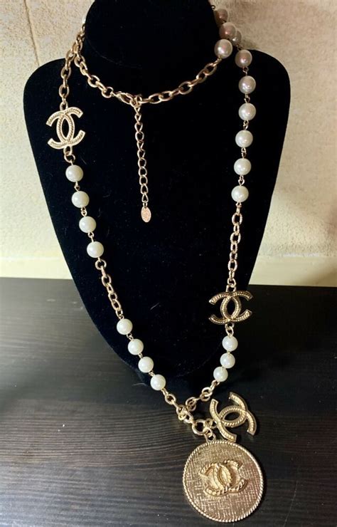 collana chanel su ebay|Collane e pendagli di bigiotteria CHANEL .